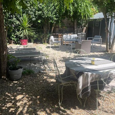 Appartement Avec Jardin En Ville LʼIsle-sur-la-Sorgue Exterior foto